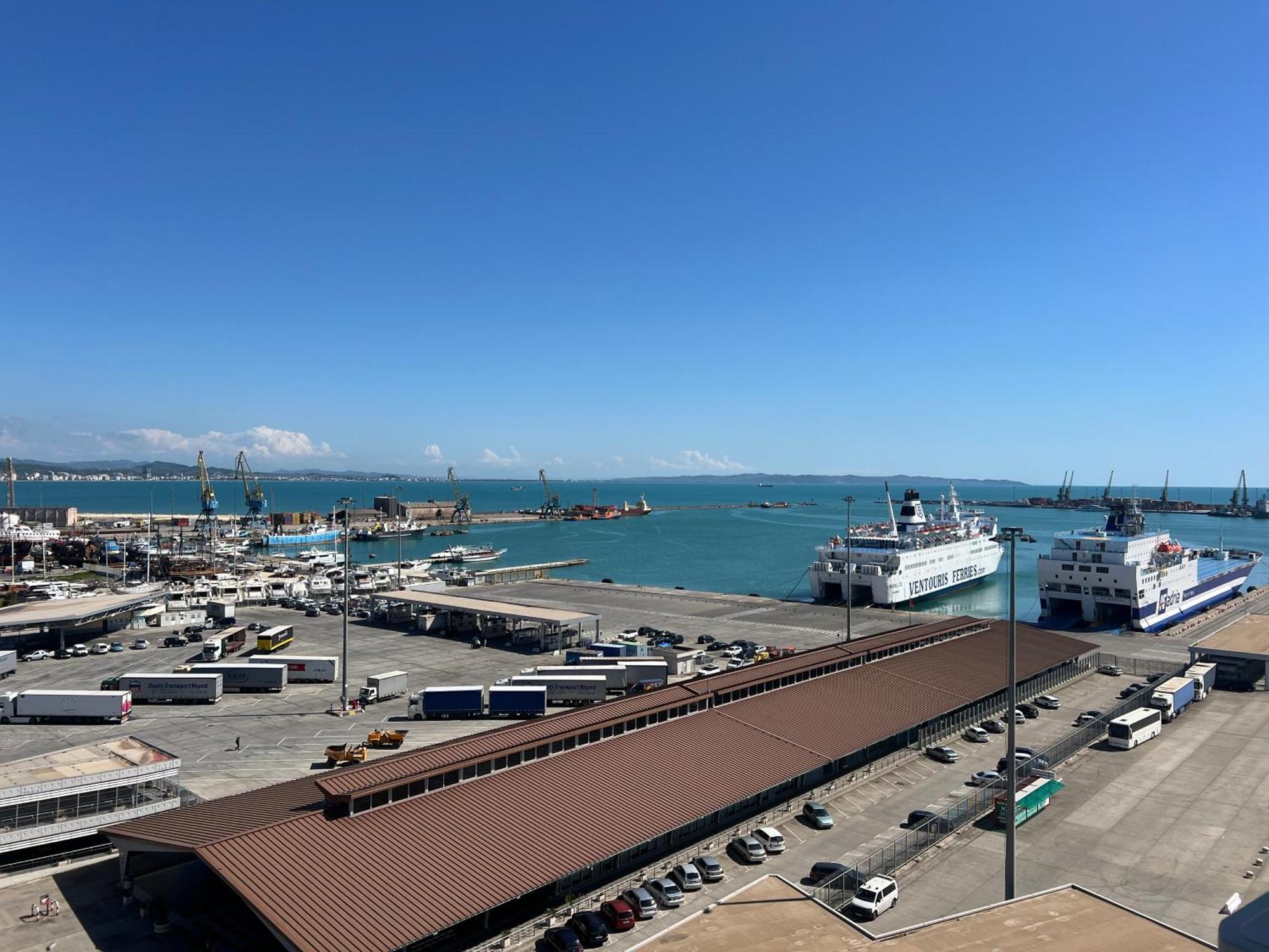 Port View 1 Апартаменты *